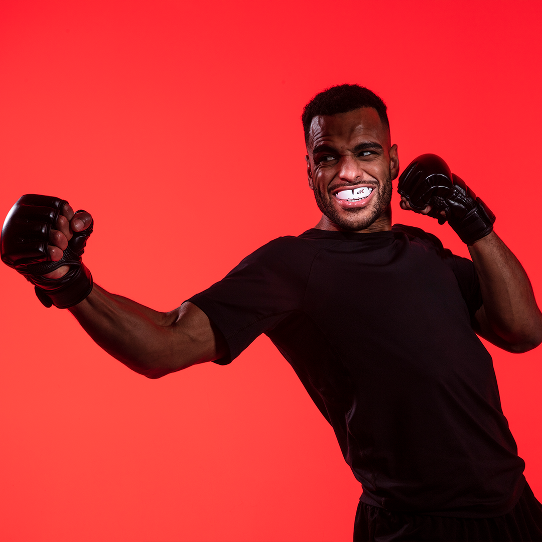 OPRO UFC Silver Level Mouthguard - White/Silver