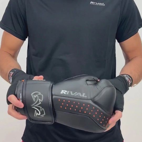 Rival RB10 Intelli-Shock Bag Gloves - Black